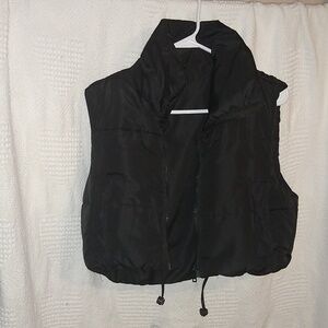 Women's cropped black puffer vest